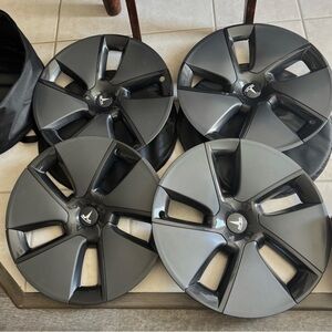 Tesla Model 3 OEM Wheel Covers- Set of 4